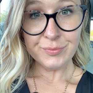 Meet your Posher, Nickie